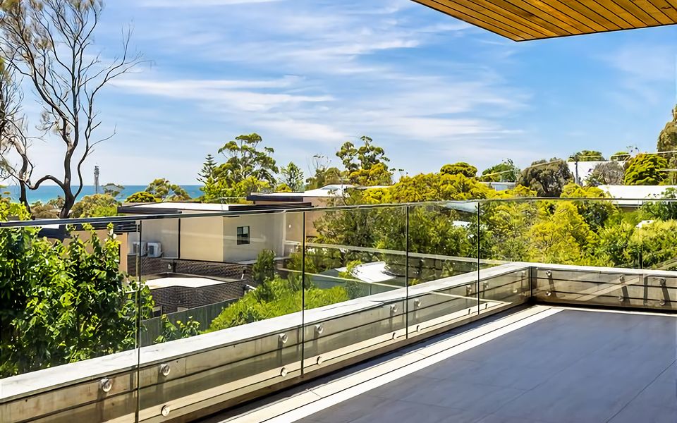 Majestic McCrae Luxury Pool Views to the Bay