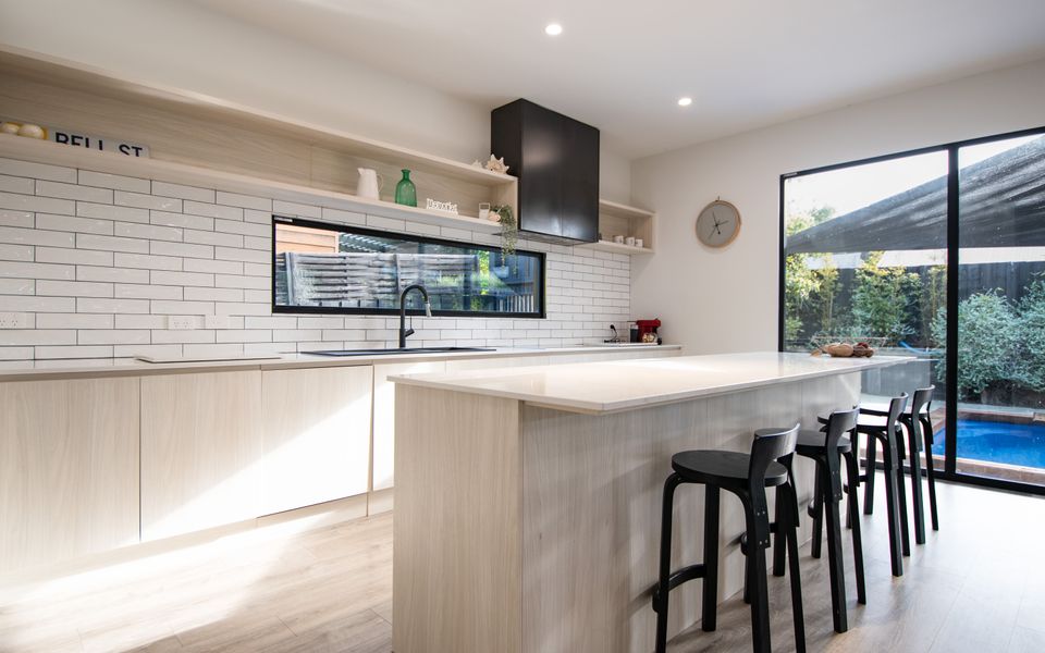 Well equipped Kitchen with breakfast bar.