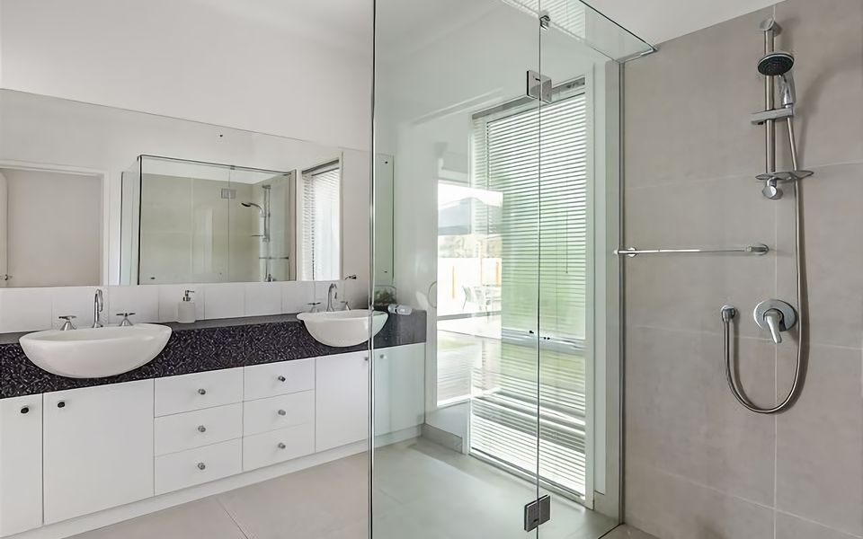 Ensuite off the master bedroom.