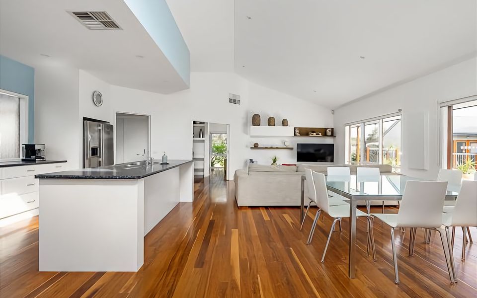 Open kitchen fit for the most discerning foodies offers stainless steel appliances, including a sunbeam coffee machine, and plenty of space to gather around the huge kitchen island for the inevitable between-meal-snacking that holidays are all about. Whil