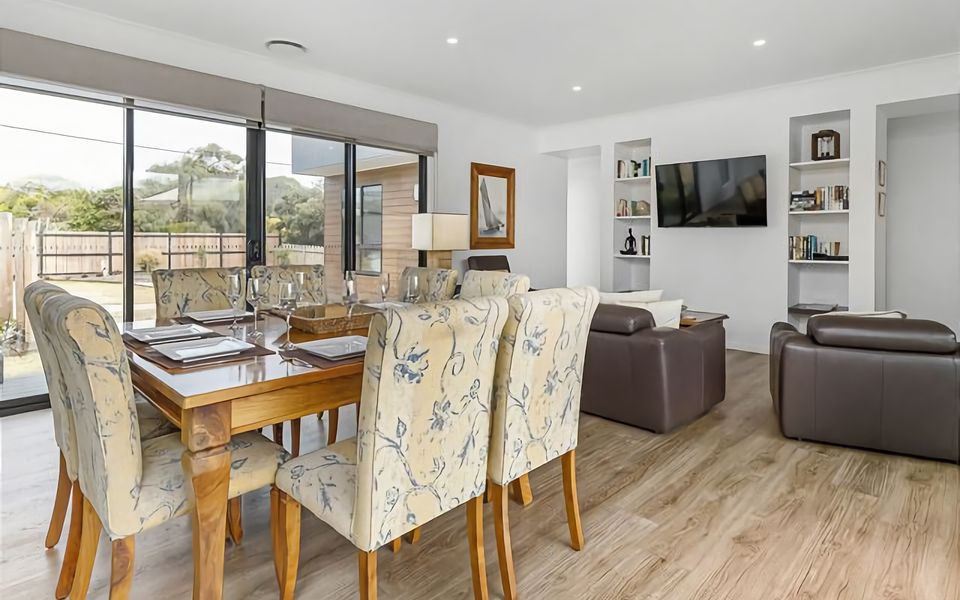 Holiday Escape Pool and Alfresco