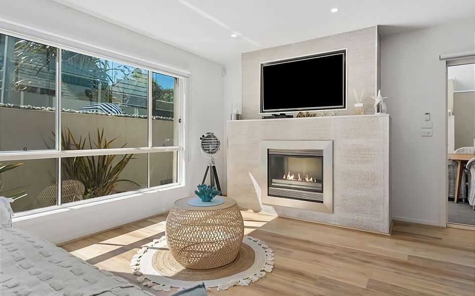 A perfect place to unwind, the lounge boasts a stunning gas log fire, creating a cozy and intimate atmosphere.