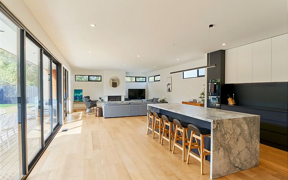 Canterbury Jetty Luxury Escape