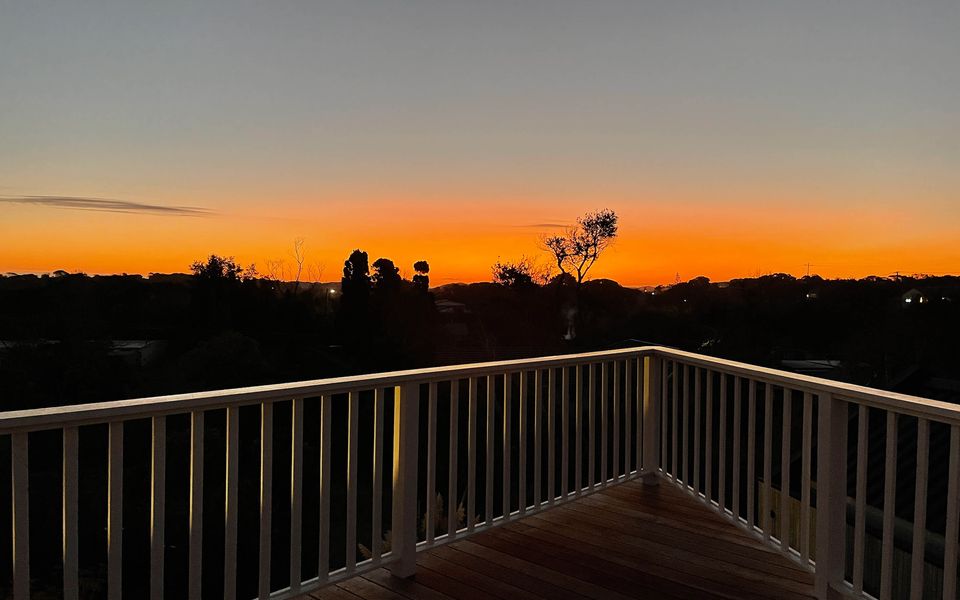 Hilltop Getaway, Stunning Sunsets, Close to Beach