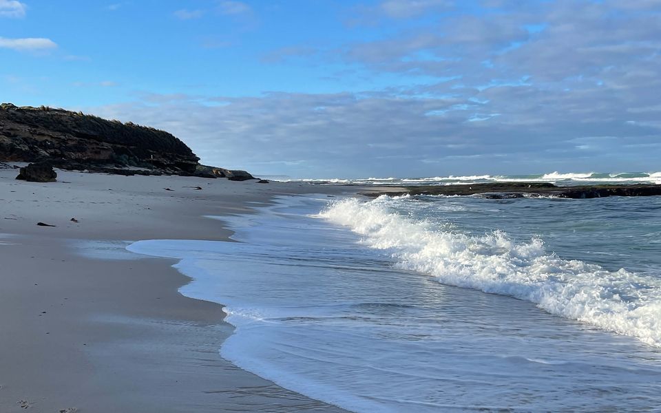 Hilltop Getaway, Stunning Sunsets, Close to Beach