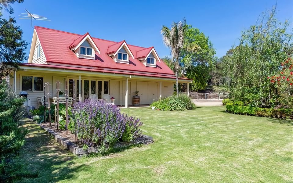 A peaceful self contained retreat for a memorable holiday.