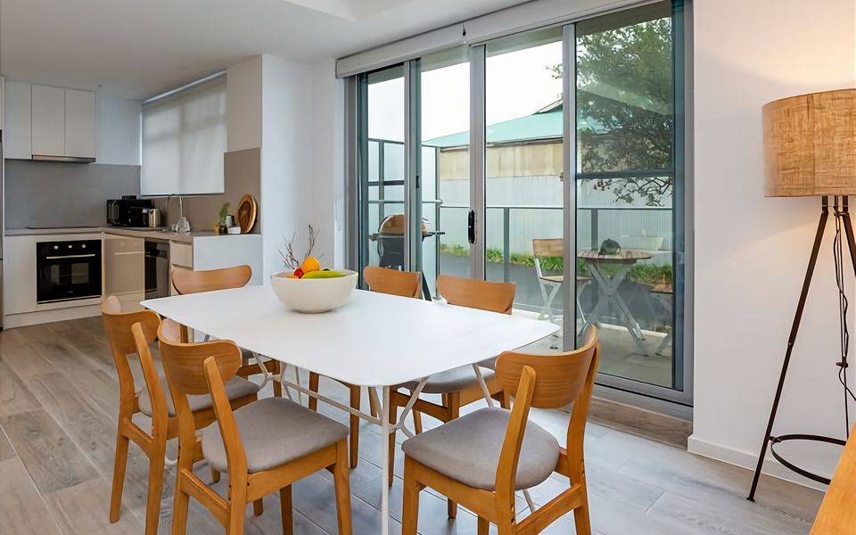 SALT 7 Spacious Luxury in Sorrento walk to the beach