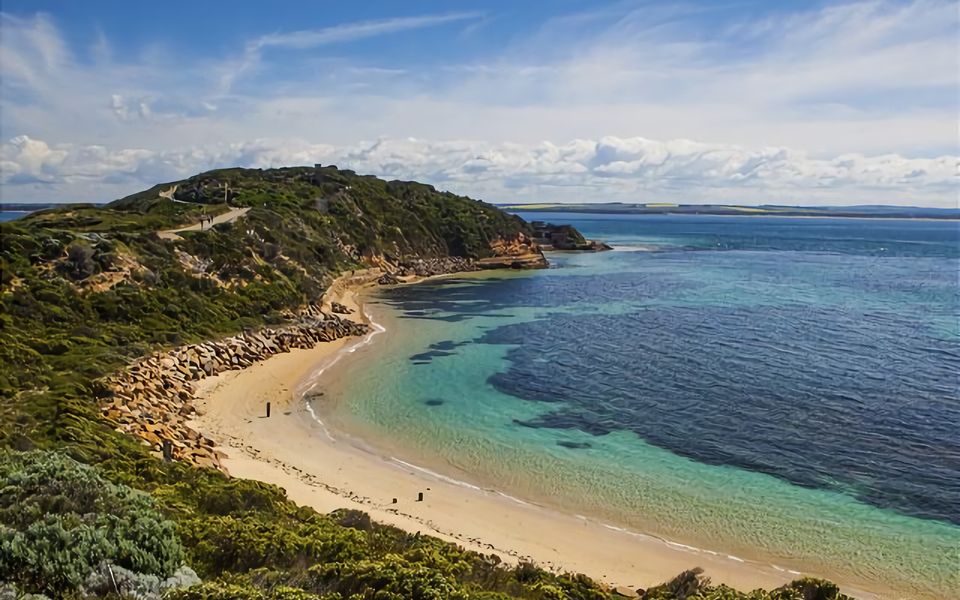 SALT 7 Spacious Luxury in Sorrento walk to the beach