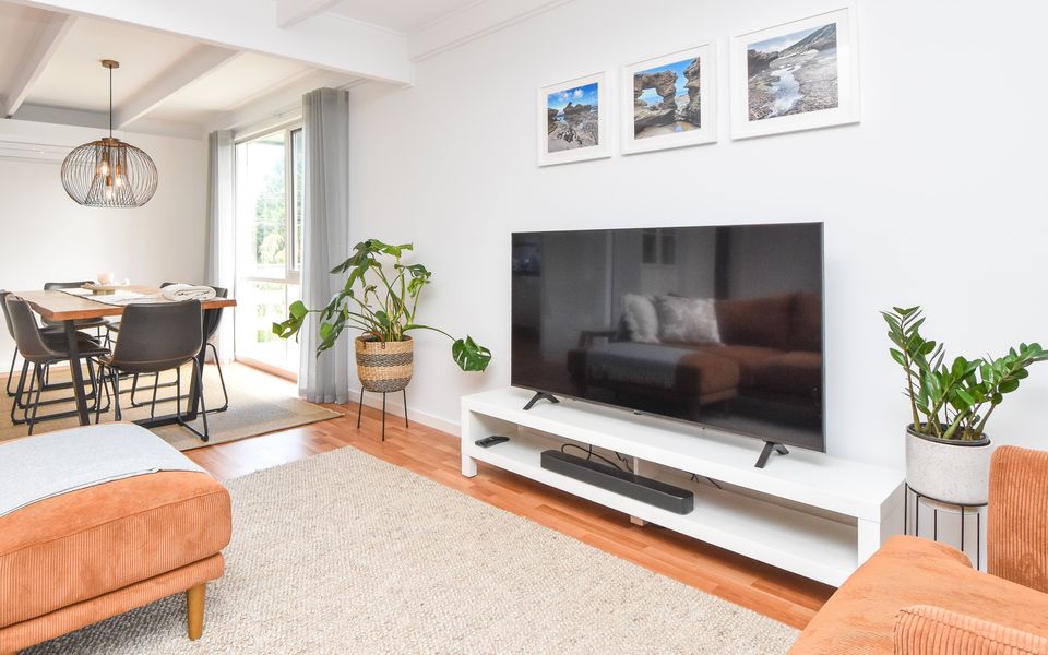 Smart TV and JB Bar which can be used as a bluetooth speaker.