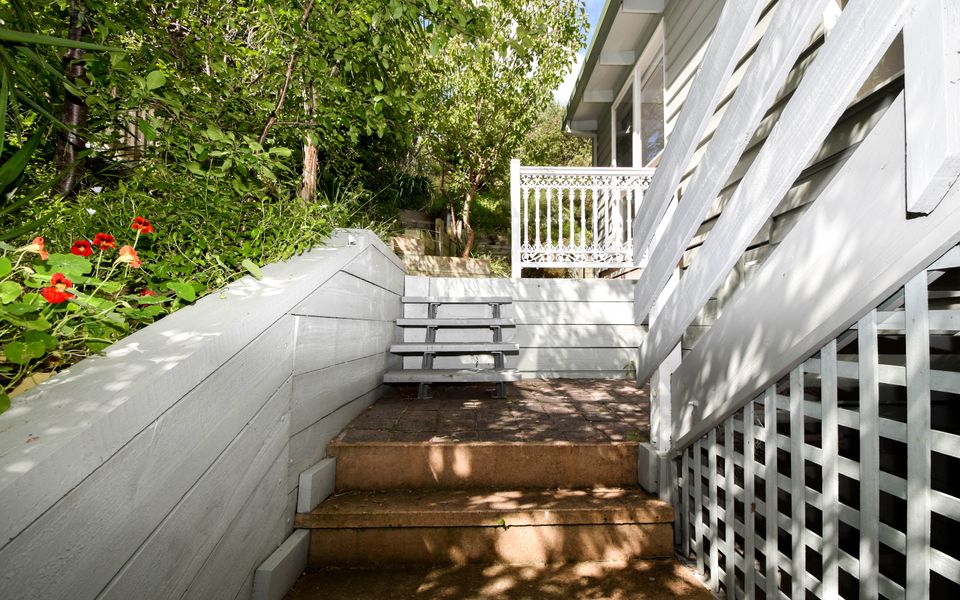 Steps to the main house and to the alfresco area