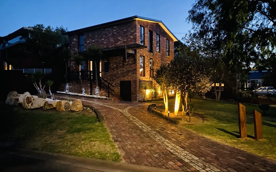 Charming Double-Storey Red Brick Home - Your Home Away from Home