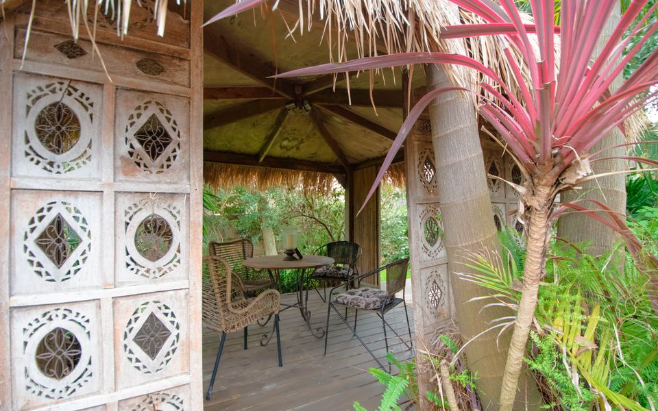 Delightful thatched hut.