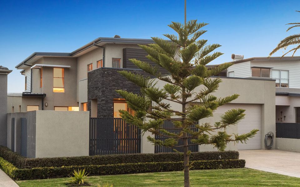 Monte Carlo- with beautiful panoramic views of Martha Cove Marina