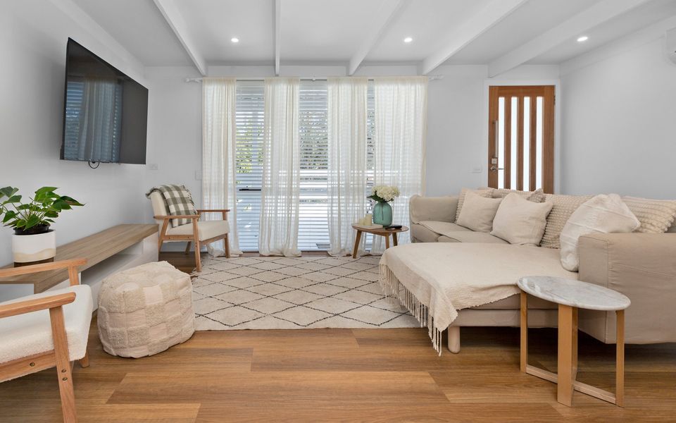 Lounge with Smart TV and air conditioning