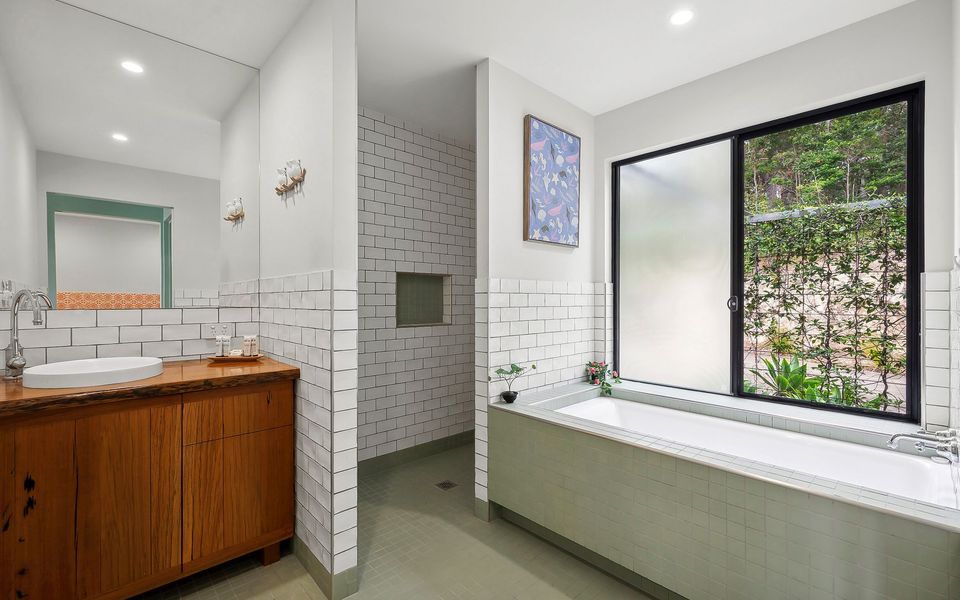Coolum Scenic Getaway (Mountain & Ocean views only 15 minutes from the beach)