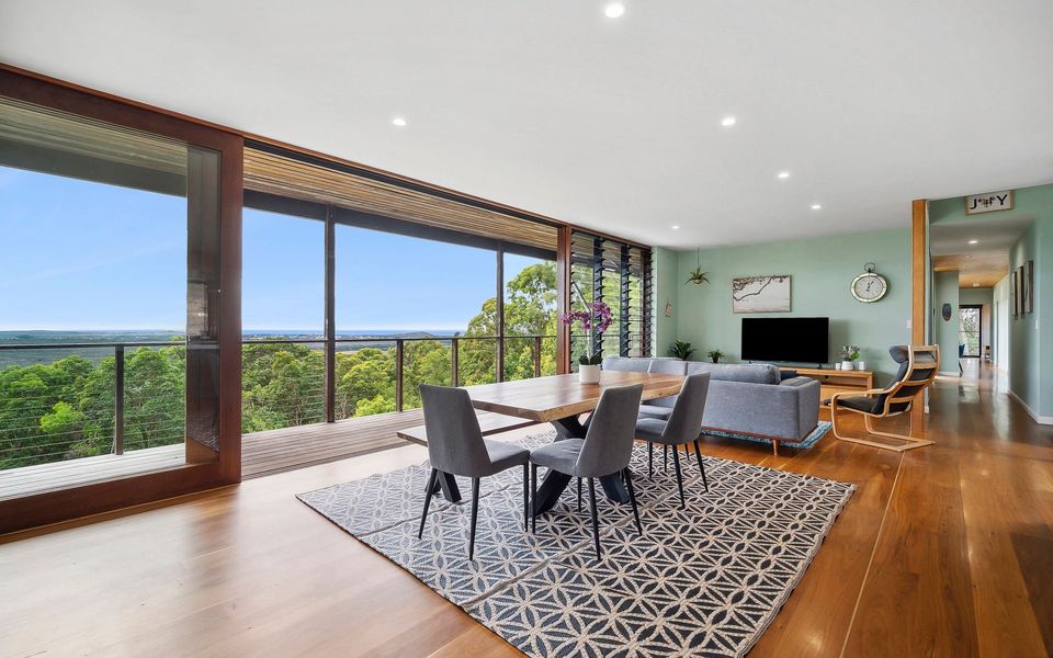 Coolum Scenic Getaway (Mountain & Ocean views only 15 minutes from the beach)