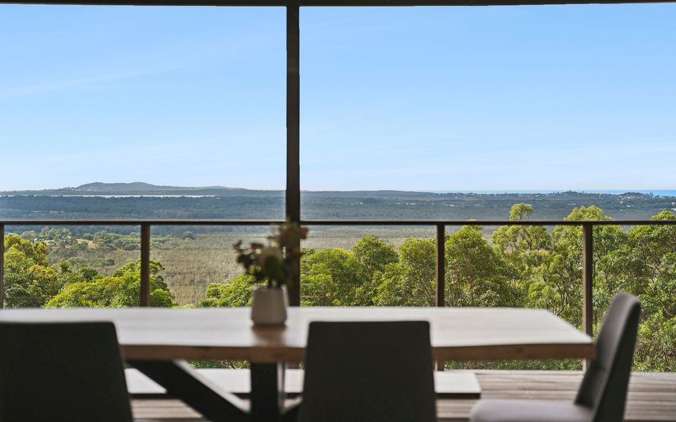 Coolum Scenic Getaway (Mountain & Ocean views only 15 minutes from the beach)