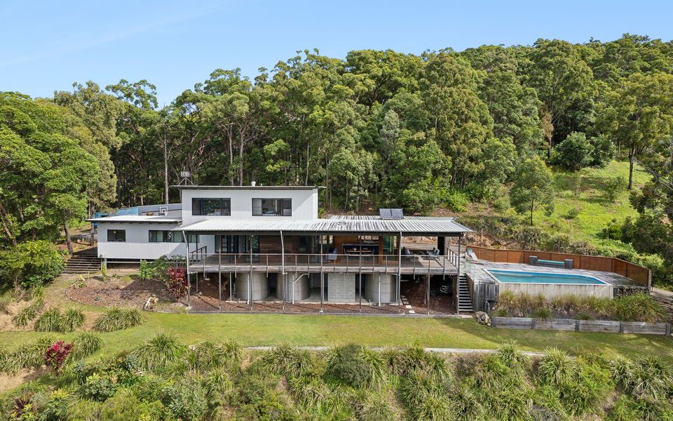 Coolum Scenic Getaway (Mountain & Ocean views only 15 minutes from the beach)