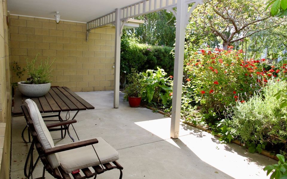 Couch Surf in Inverloch – Free Wifi