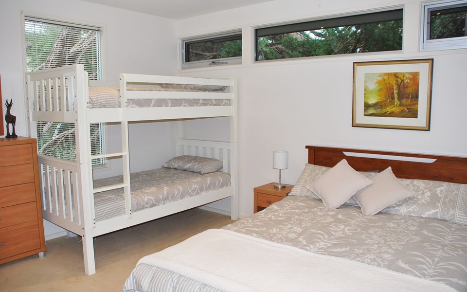 Stylish Holiday Home opposite Surf