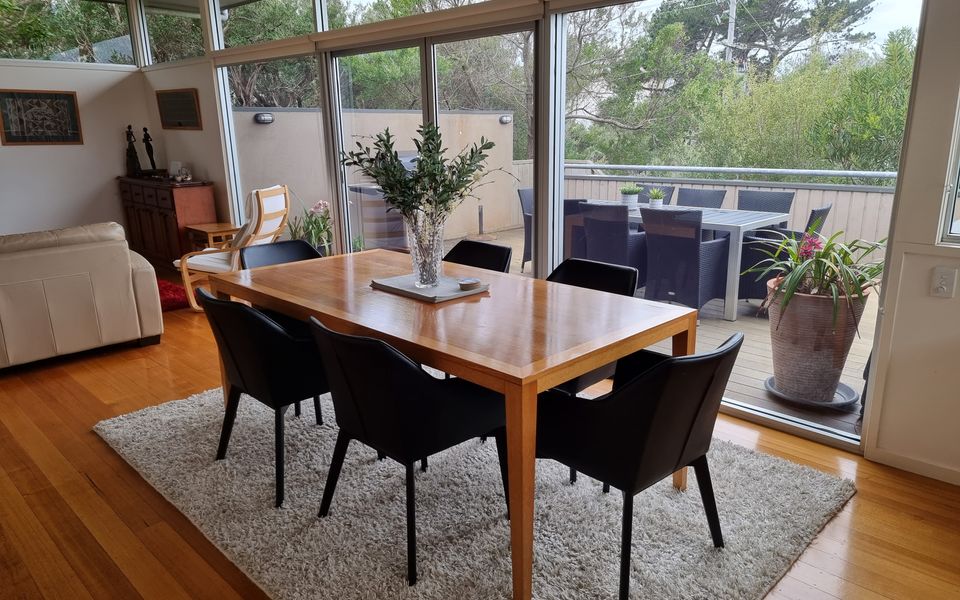 Stylish Holiday Home opposite Surf