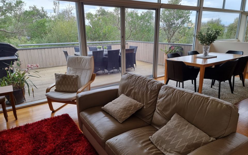 Stylish Holiday Home opposite Surf