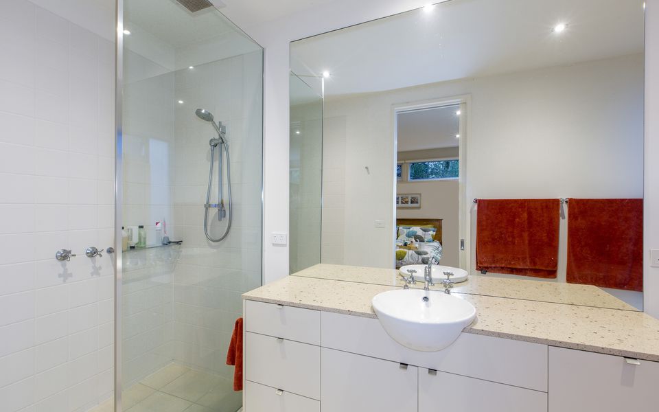Stylish Holiday Home opposite Surf