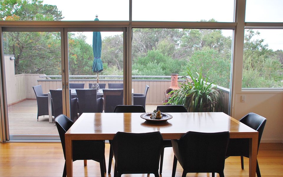 Stylish Holiday Home opposite Surf