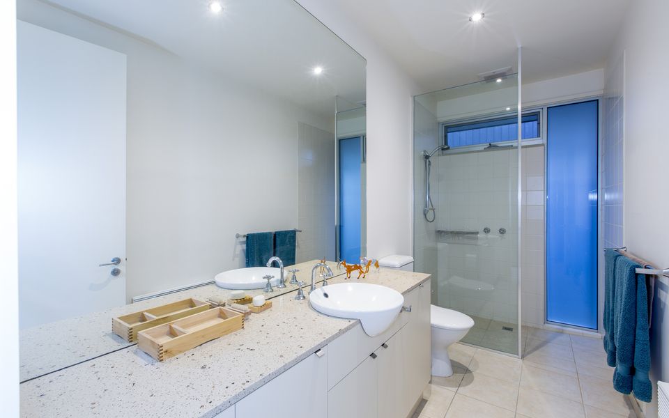 Stylish Holiday Home opposite Surf