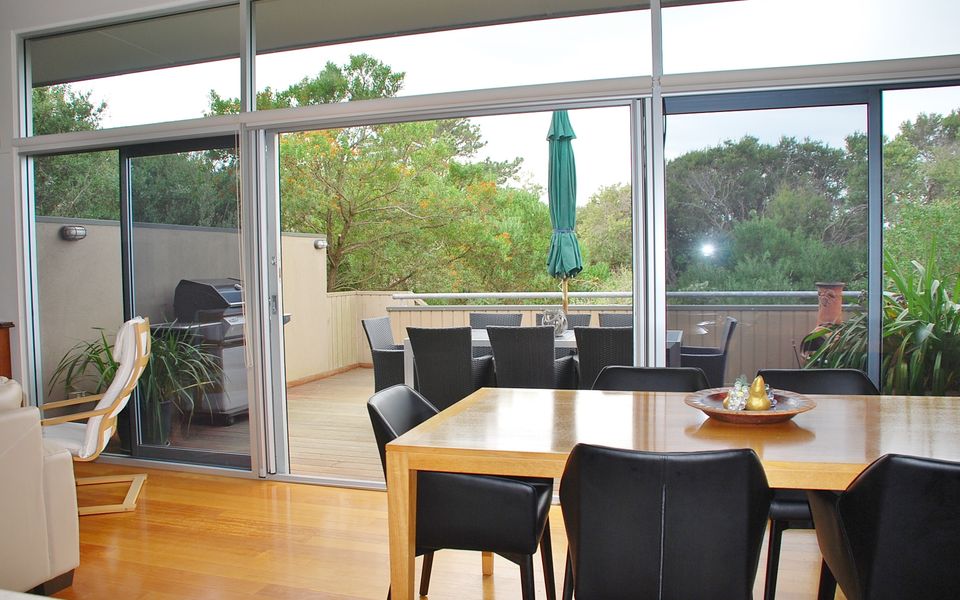 Stylish Holiday Home opposite Surf