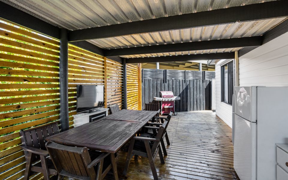 Inverloch’ s Lime Green Door – Linen, Wifi, Pet Friendly