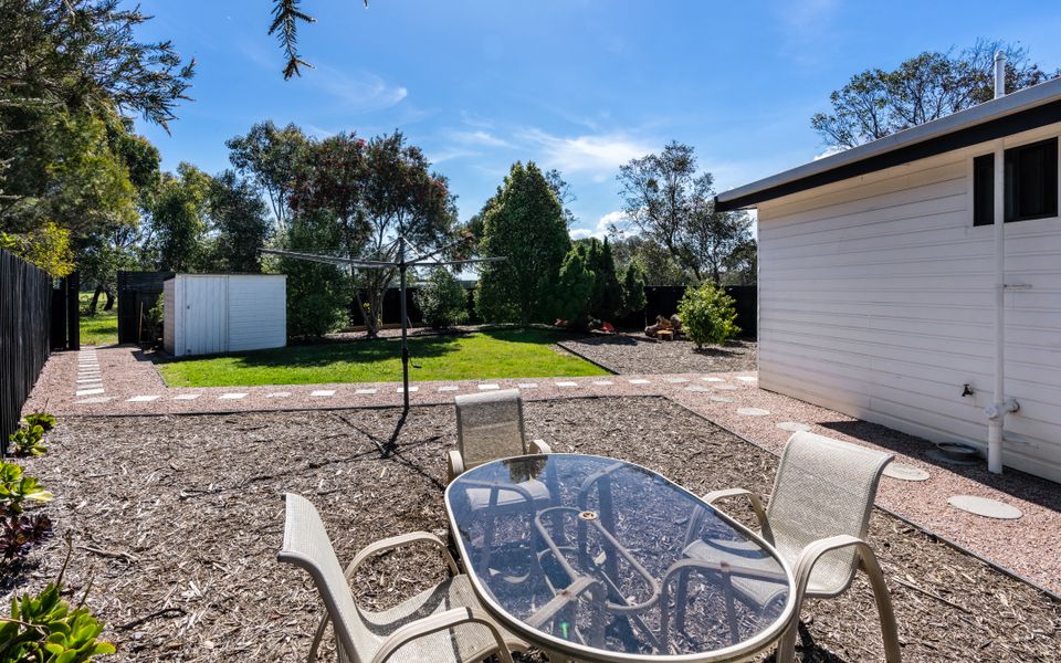 Inverloch’ s Lime Green Door – Linen, Wifi, Pet Friendly