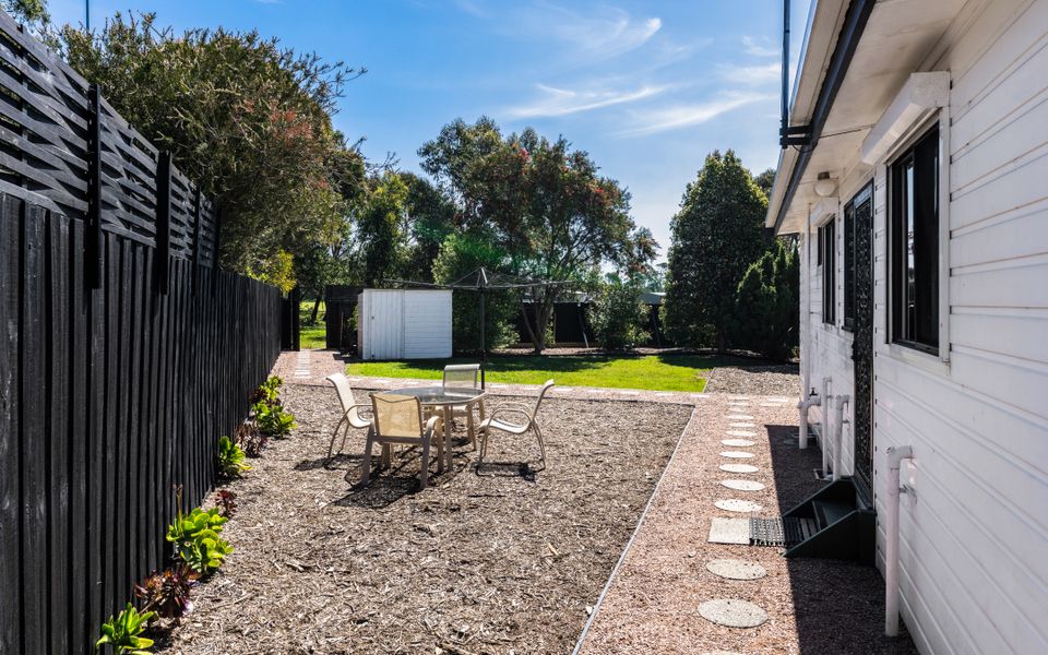 Inverloch’ s Lime Green Door – Linen, Wifi, Pet Friendly