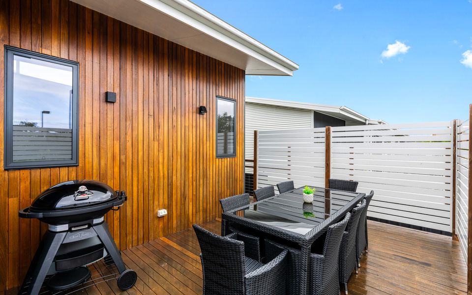 Best of Both Worlds Inverloch