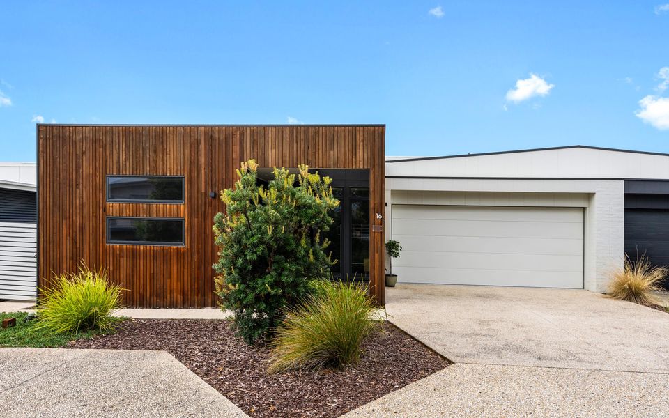 Best of Both Worlds Inverloch