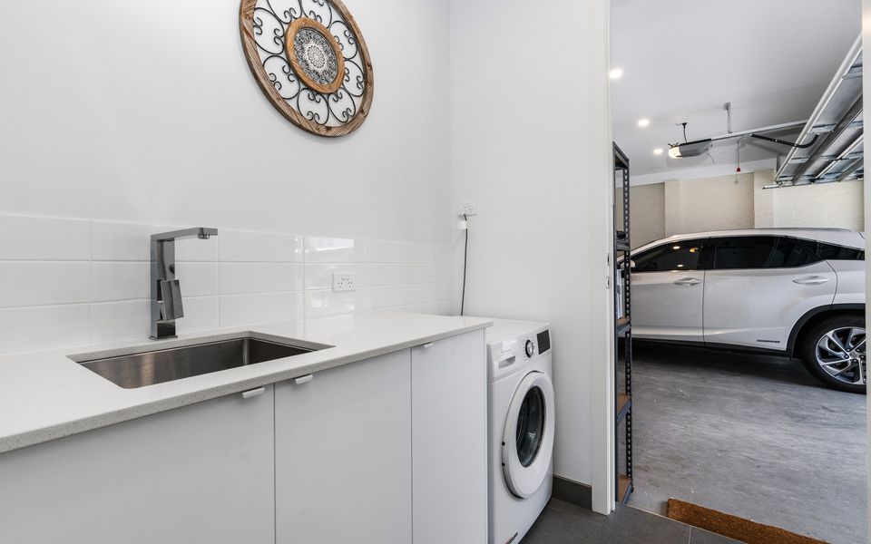 Best of Both Worlds Inverloch