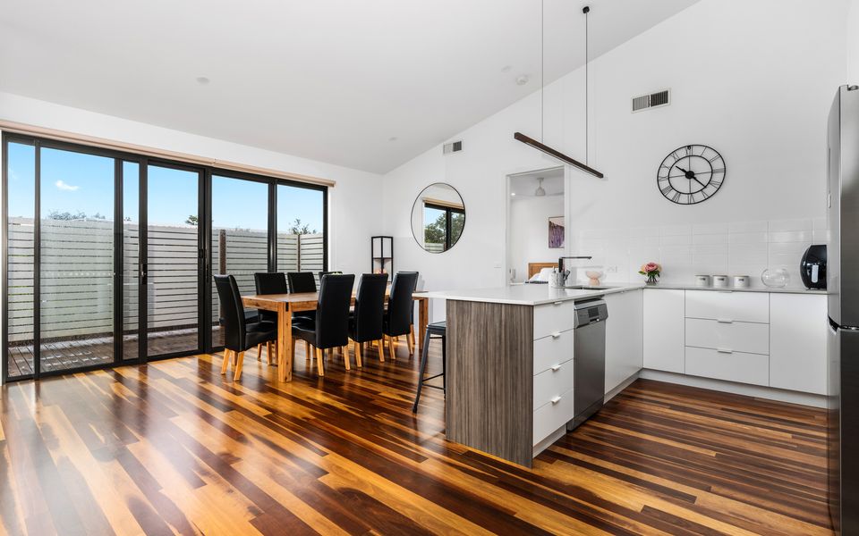 Best of Both Worlds Inverloch