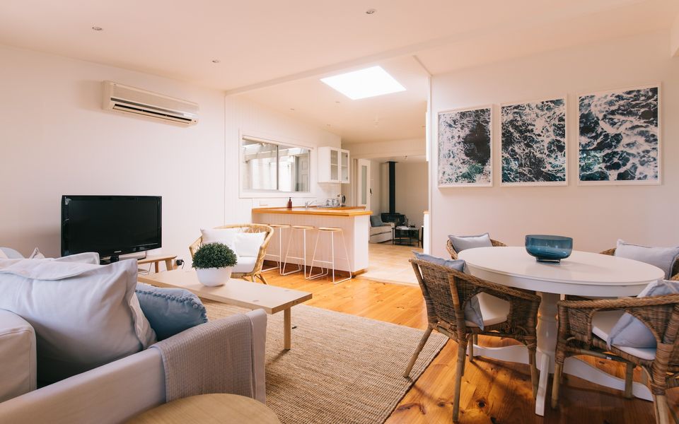 Dovestones by the Sea – Inverloch