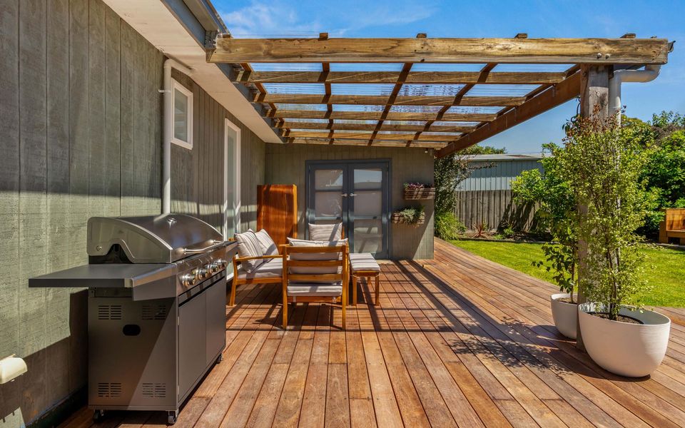 Dovestones by the Sea – Inverloch