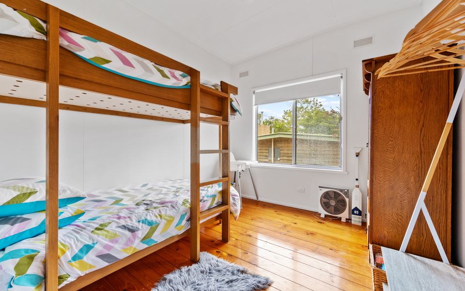 Wilson Beach House (Wifi and Linen Included)