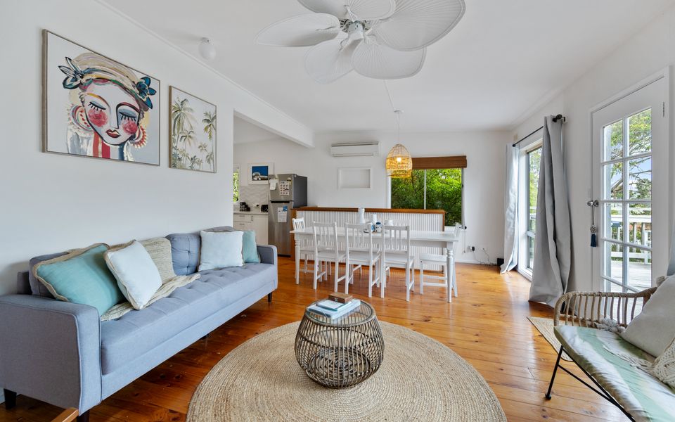 Wilson Beach House (Wifi and Linen Included)