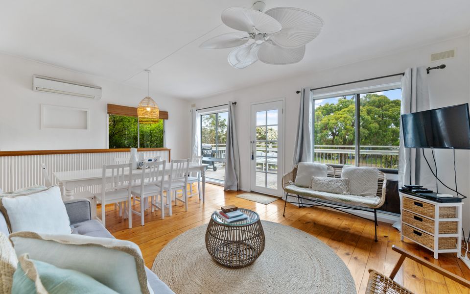 Wilson Beach House (Wifi and Linen Included)