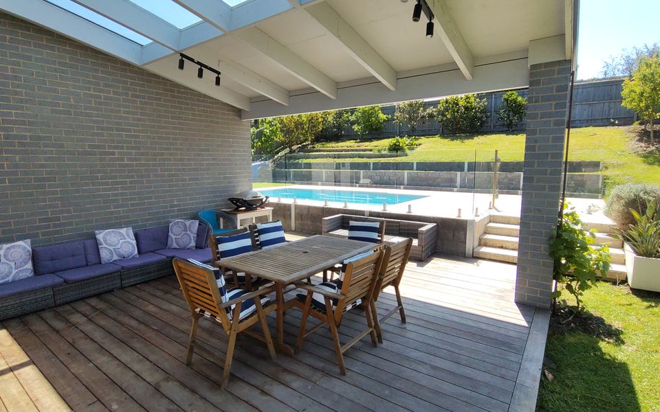Tea Tree Poolside Escape