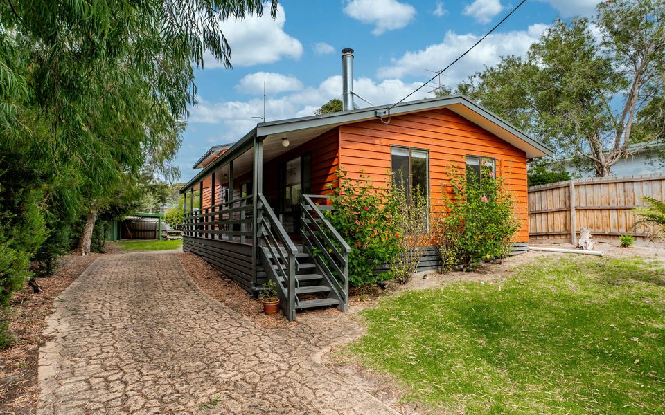 Wavelength – Free Wifi and Pet Friendly (outside only)