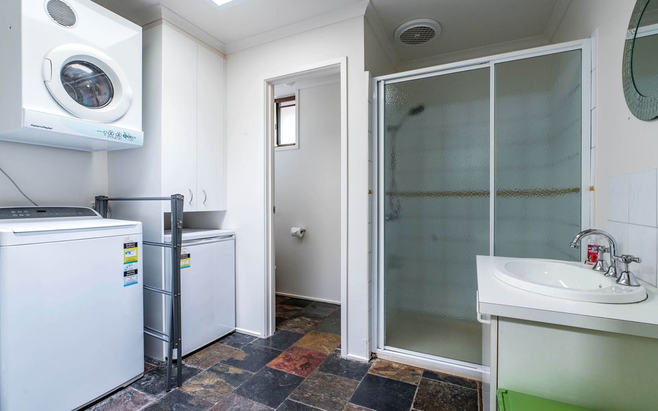 Wavelength – Free Wifi and Pet Friendly (outside only)