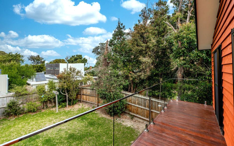 Wavelength – Free Wifi and Pet Friendly (outside only)