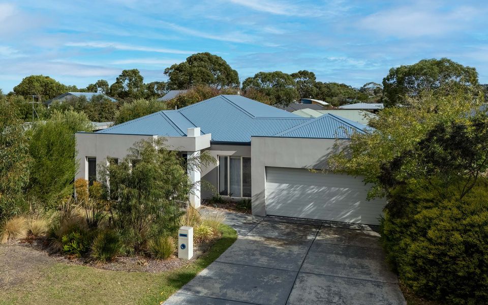 Superb Quiet Court Location – Family Friendly Retreat in a Prime Location