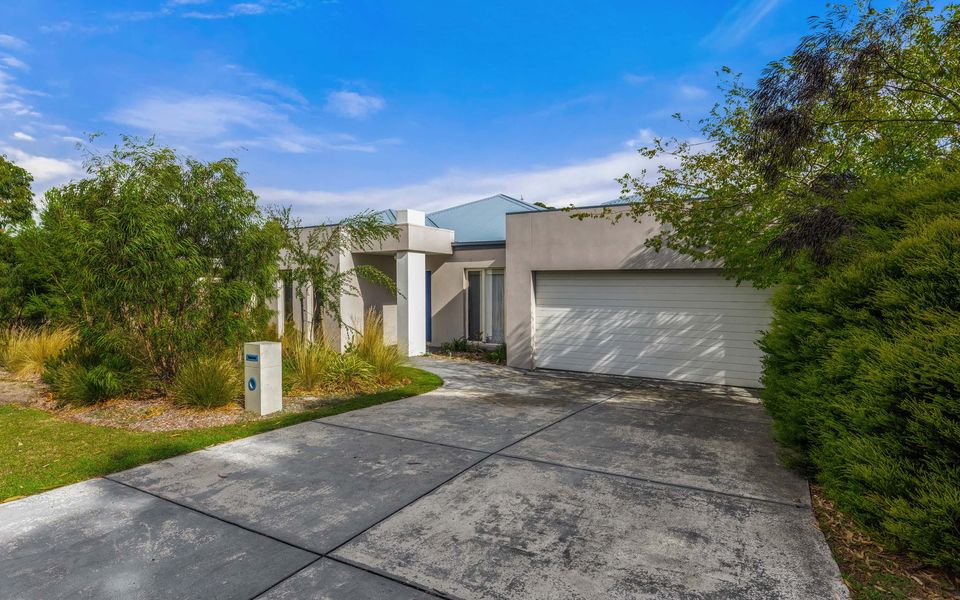 Superb Quiet Court Location – Family Friendly Retreat in a Prime Location