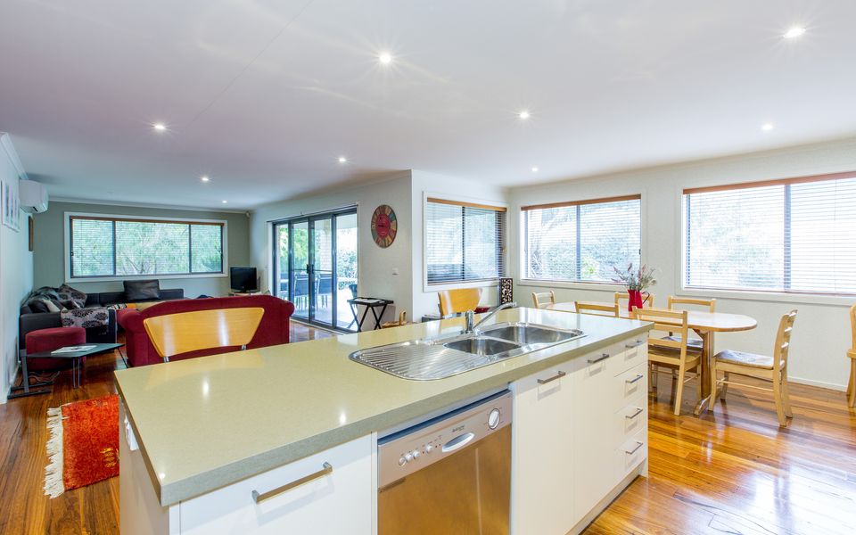 Surfside Getaway in Picturesque Inverloch