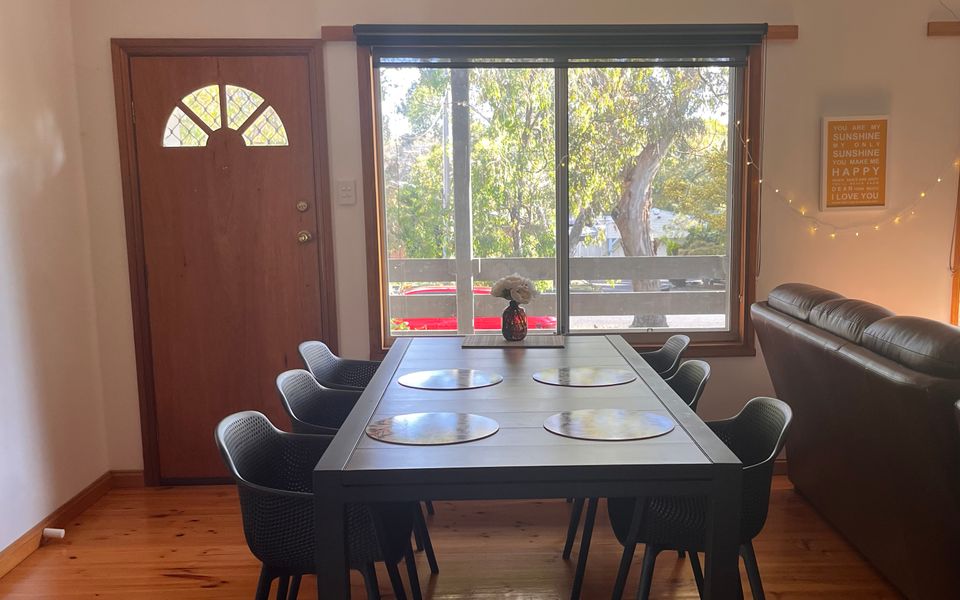 Cozy Beach Hideaway – Pet friendly